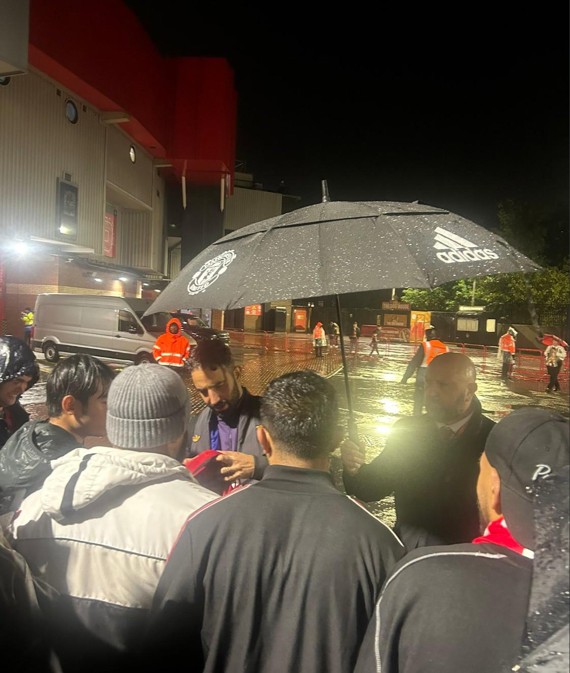 但这并没有, 胜切尔西后, 当时大雨倾