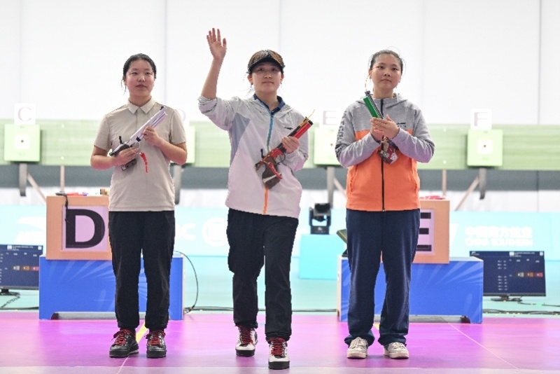 后来居上 后来居上